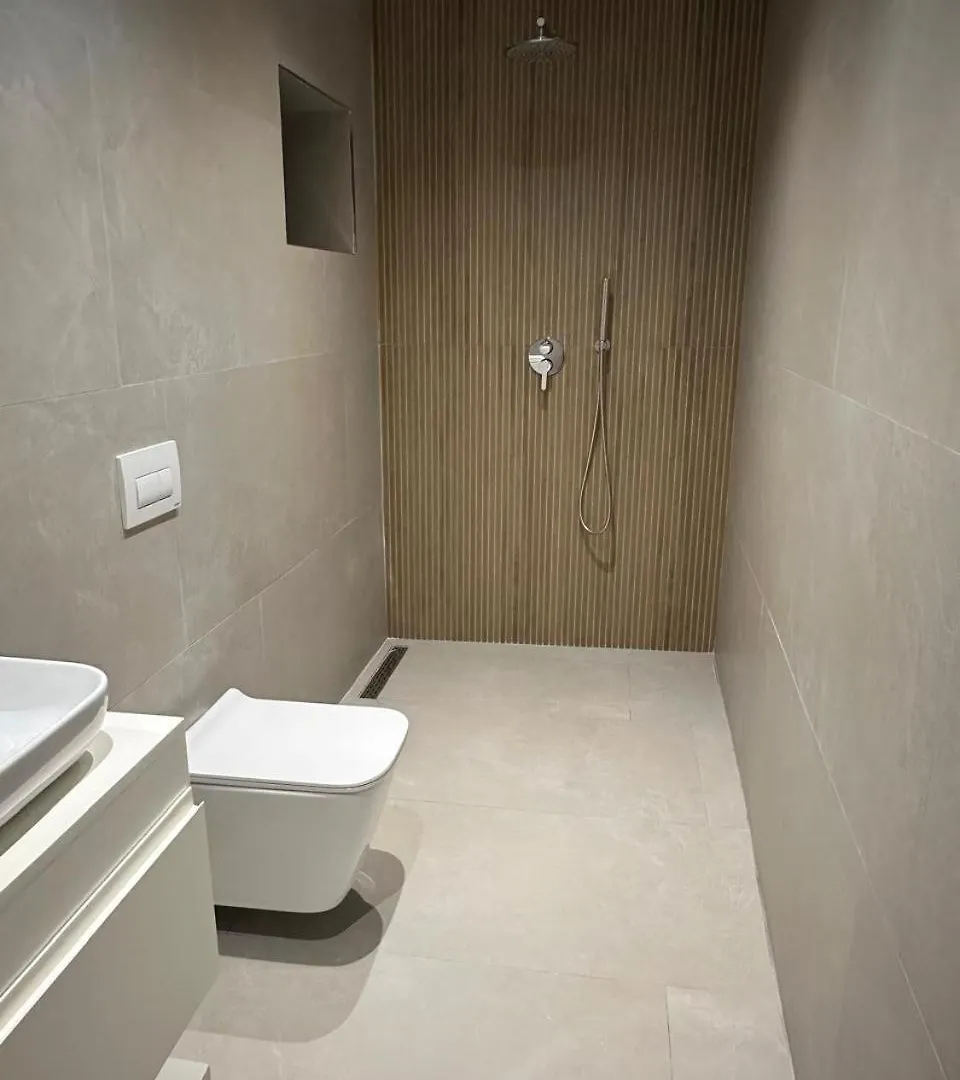 Mario Rooms Radhimë