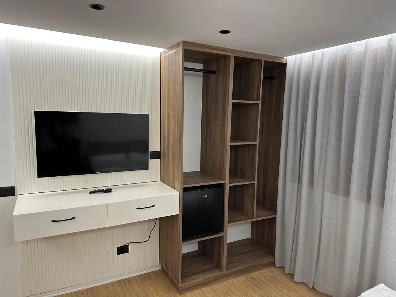 Apart-hotel Mario Rooms Radhimë